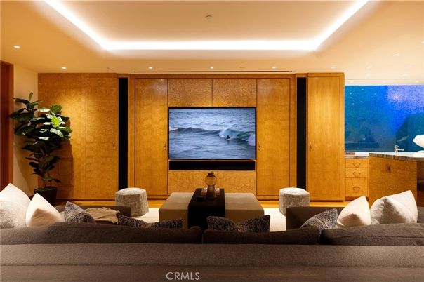 Interior, Projection Screen, Recessed Lighting, Theatre Room