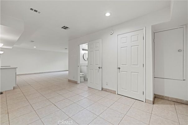 Bathroom, Empty room, Interior, Recessed Lighting
