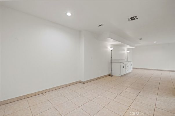 Empty room, Interior, Recessed Lighting