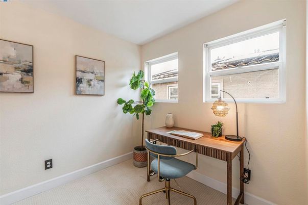 Home Office, Interior