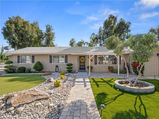Backyard, Exterior, Facade, Ranch