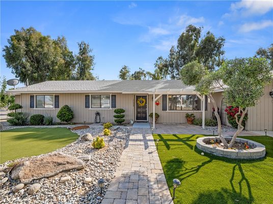 Backyard, Exterior, Facade, Ranch