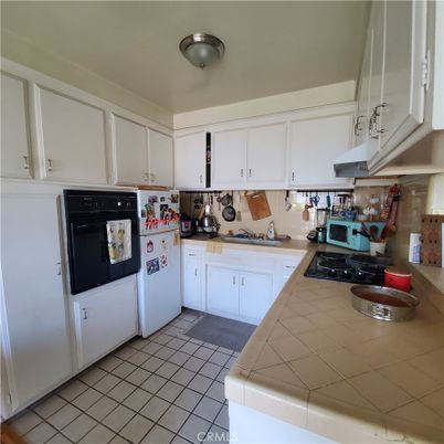 Interior, Kitchen, Tile Countertops