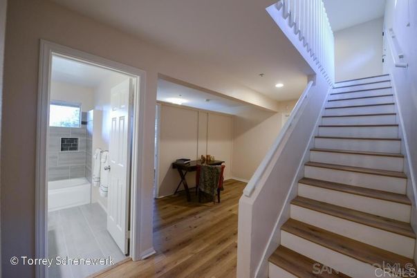 Interior, Recessed Lighting, Wood Texture Flooring