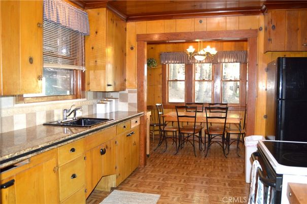Chandelier, Dining room, Interior, Kitchen, Wood Texture Flooring