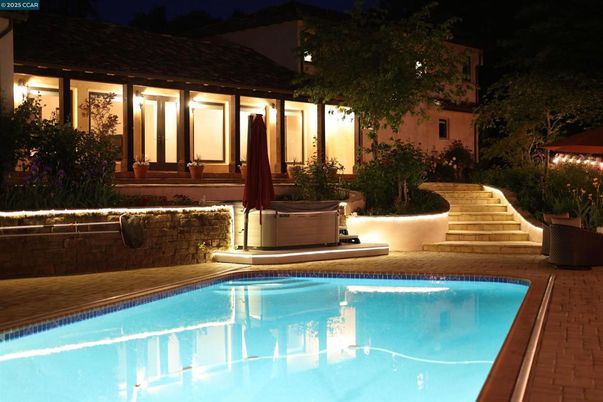 Exterior, Hot Tub, Pool