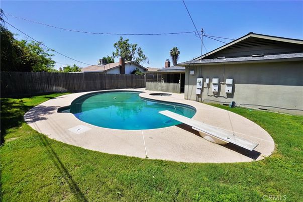 Exterior, Pool