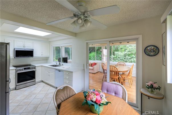 Dining room, Interior, Kitchen, Stainless Steel Appliances, Wood Texture Flooring
