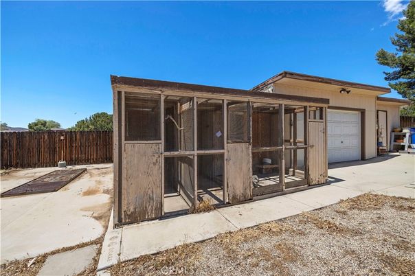 Detached Garage, Exterior