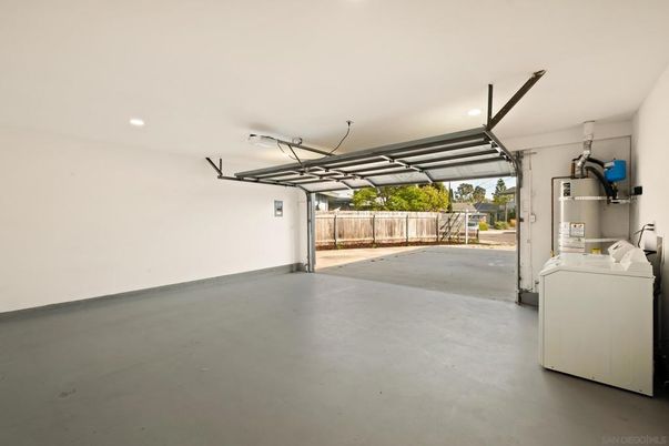 Garage, Interior, Recessed Lighting, Washer