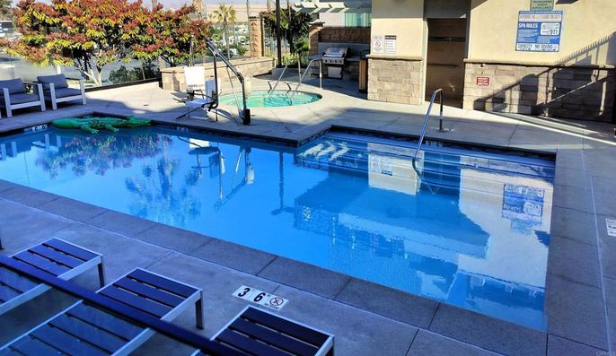 Exterior, Pool