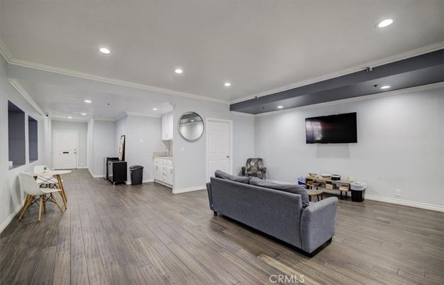 Interior, Living room, Recessed Lighting, Wood Texture Flooring