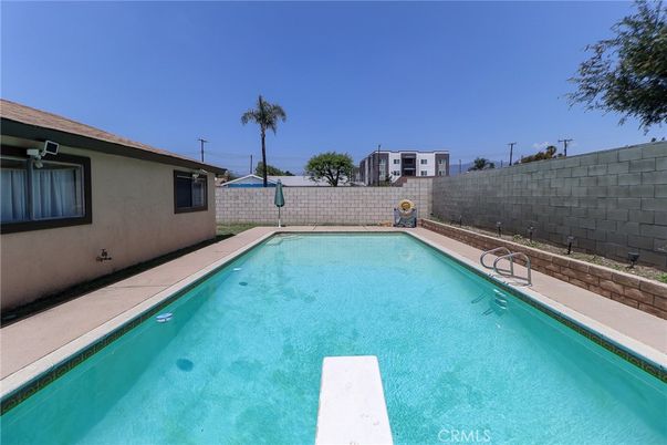 Exterior, Pool