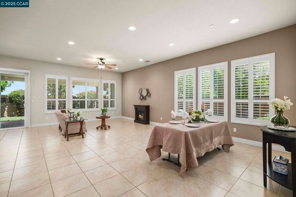 Fireplace, Interior, Recessed Lighting