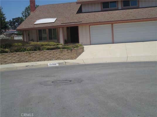 Attached, Exterior, Facade, Ranch