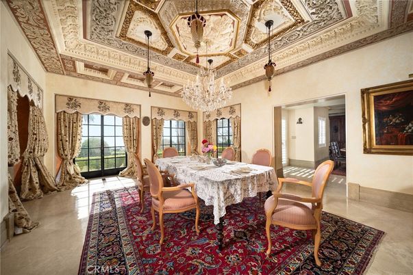 Chandelier, Dining room, Interior