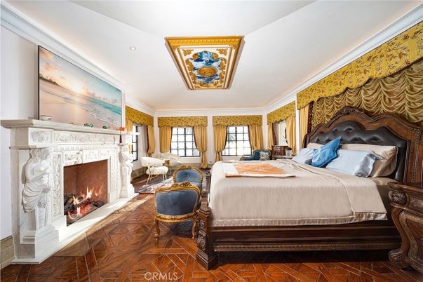 Bedroom, Fireplace, Interior, Recessed Lighting, Wood Texture Flooring