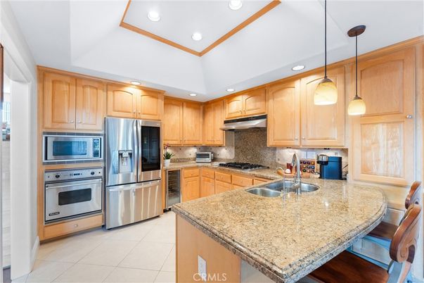 Interior, Kitchen, Pendant Lights, Recessed Lighting, Stainless Steel Appliances