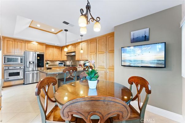 Dining room, Interior, Kitchen, Pendant Lights, Recessed Lighting, Stainless Steel Appliances