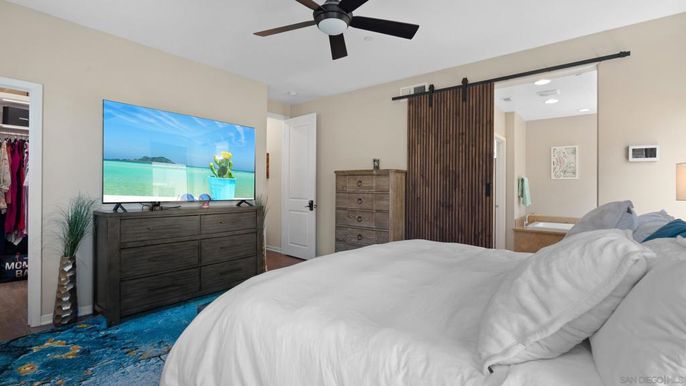 Bedroom, Interior, Recessed Lighting, Water