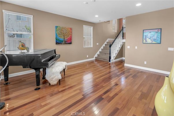 Interior, Piano, Recessed Lighting, Wood Texture Flooring