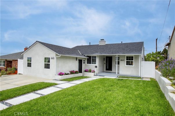 Backyard, Exterior, Facade, Ranch