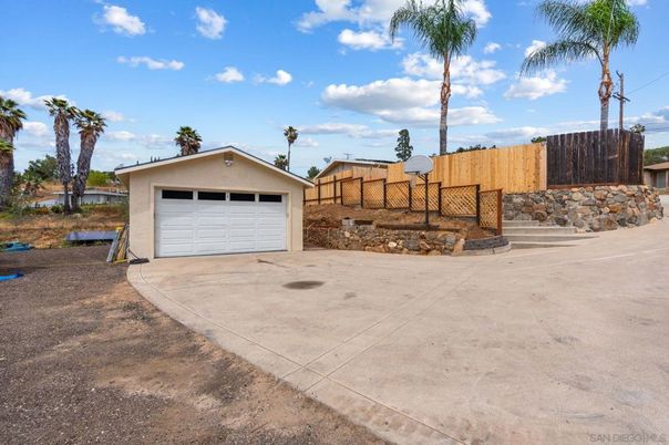 Detached Garage, Exterior