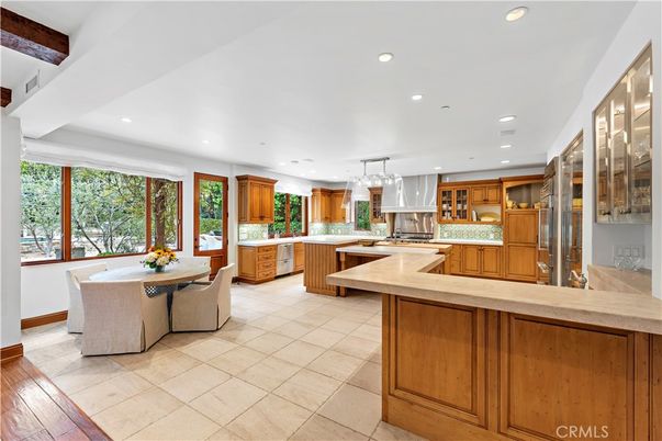 Dining room, Interior, Kitchen, Pendant Lights, Recessed Lighting, Stainless Steel Appliances