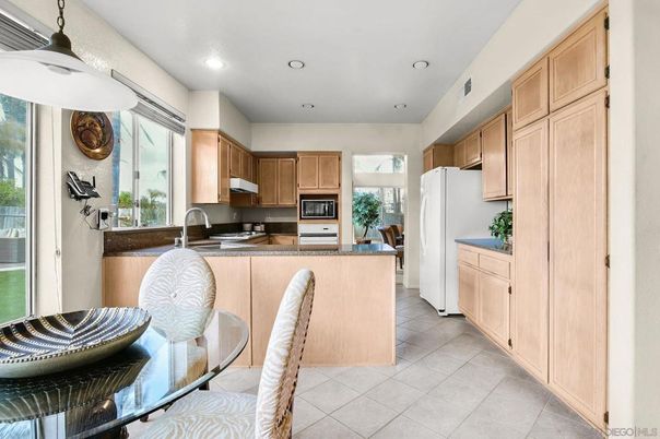 Dining room, Interior, Kitchen, Recessed Lighting