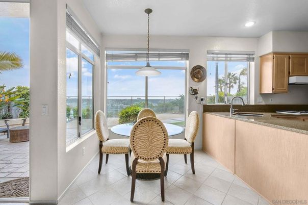 Dining room, Interior, Kitchen, Pendant Lights, Recessed Lighting, Water