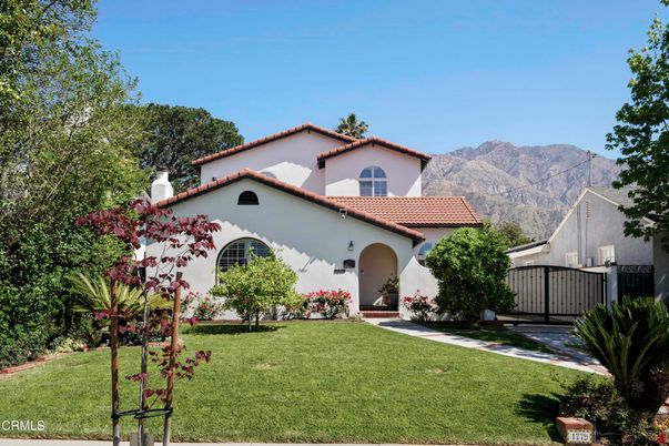 Backyard, Exterior, Facade, Spanish Mediterranean