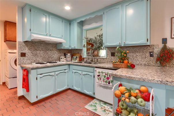 Interior, Kitchen, Recessed Lighting, Washer