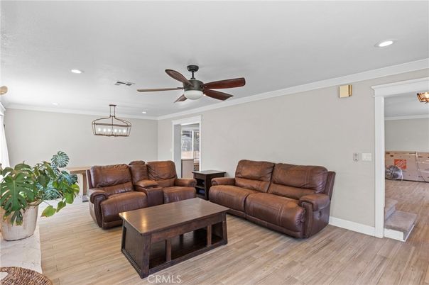 Interior, Living room, Pendant Lights, Recessed Lighting, Wood Texture Flooring