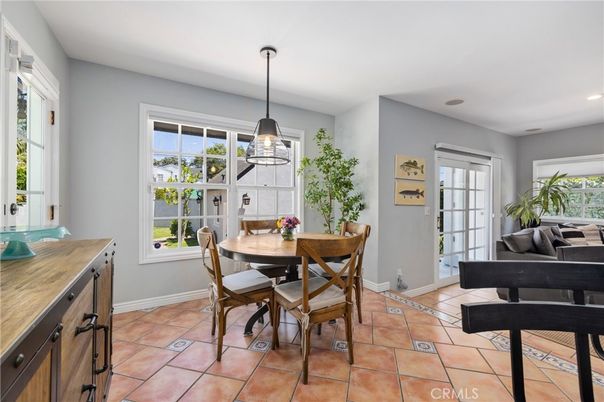 Dining room, Interior, Pendant Lights, Recessed Lighting