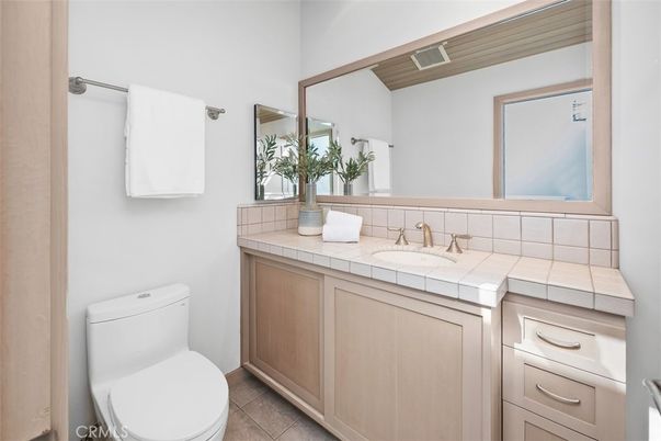 Bathroom, Interior, Tile Countertops