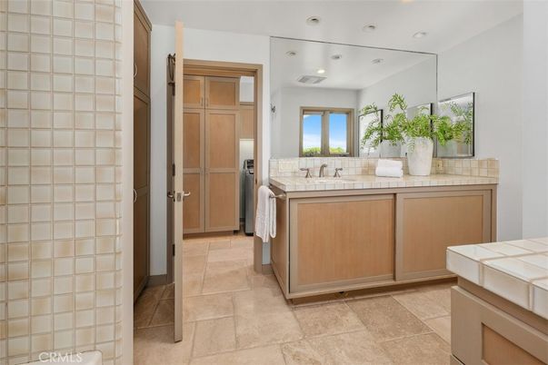 Bathroom, Interior, Recessed Lighting, Tile Countertops