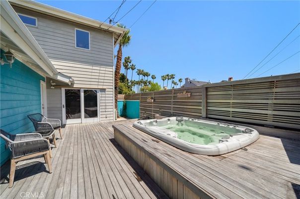 Exterior, Hot Tub