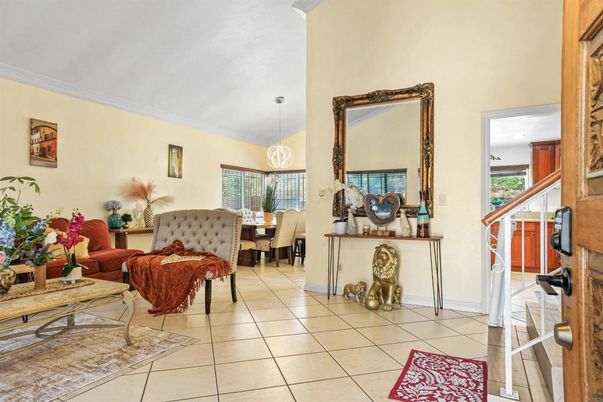 Dining room, Interior, Living room, Pendant Lights