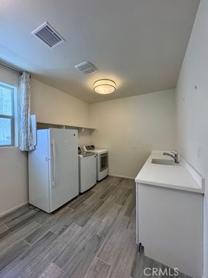 Interior, Washer, Wood Texture Flooring