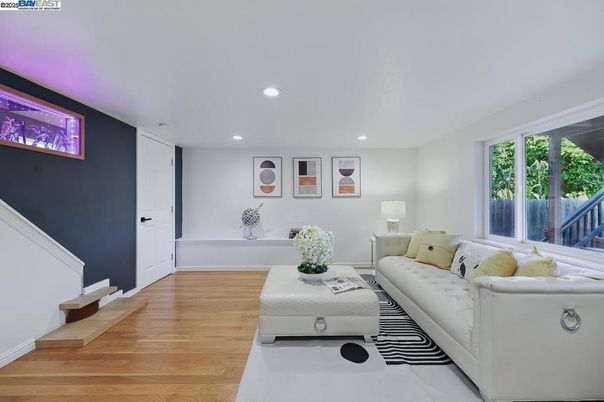 Interior, Living room, Recessed Lighting, Wood Texture Flooring