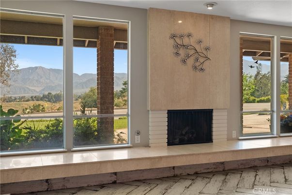 Fireplace, Interior, Recessed Lighting
