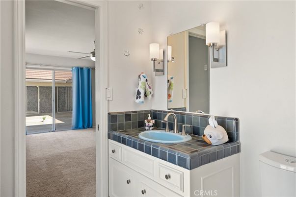 Bathroom, Interior, Tile Countertops