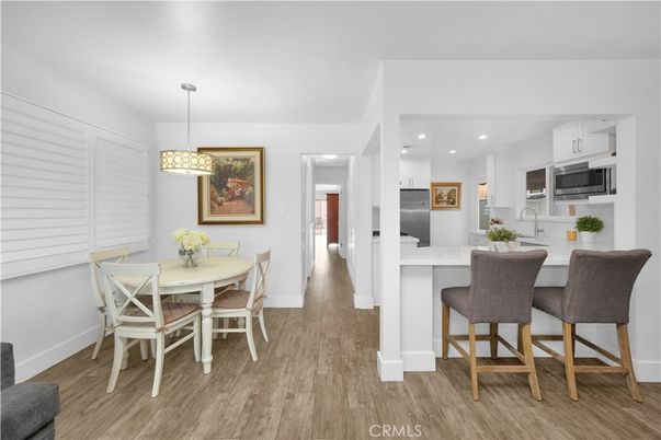 Dining room, Interior, Kitchen, Pendant Lights, Recessed Lighting, Wood Texture Flooring
