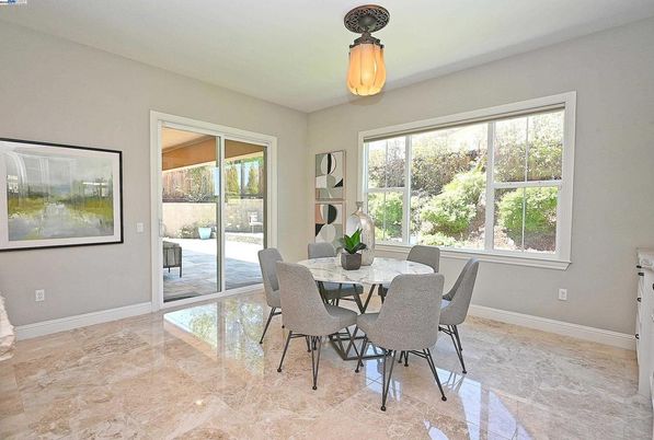 Dining room, Interior