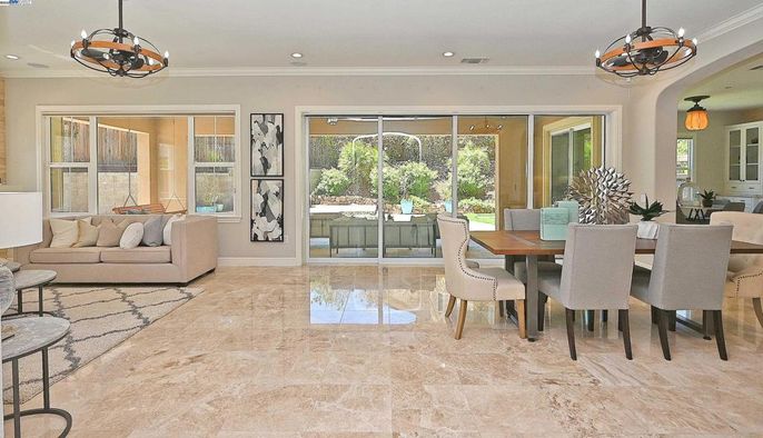Chandelier, Dining room, Interior, Living room, Pendant Lights, Recessed Lighting