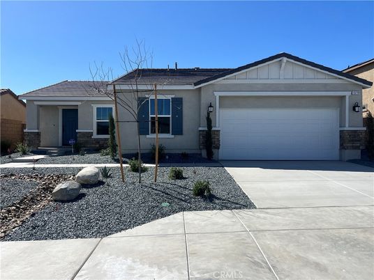 Attached, Exterior, Facade, Ranch