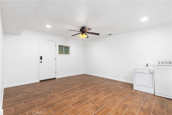 Empty room, Interior, Recessed Lighting, Washer, Wood Texture Flooring