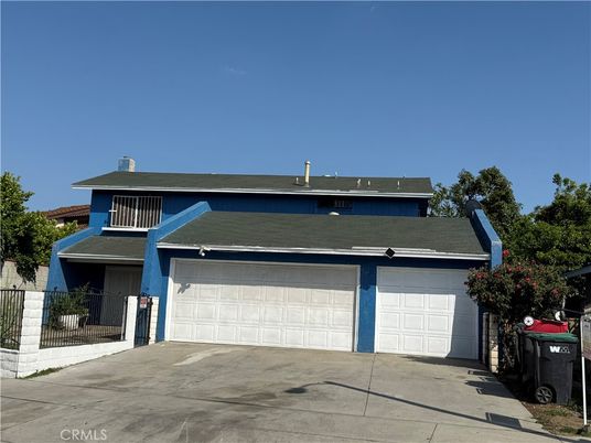 Attached, Exterior, Facade, Modern