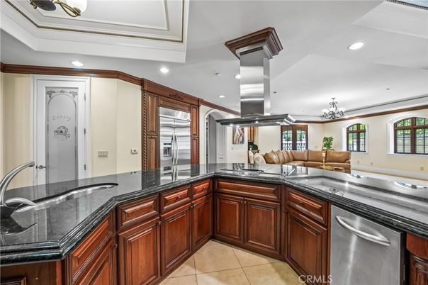 Chandelier, Interior, Kitchen, Recessed Lighting, Stainless Steel Appliances