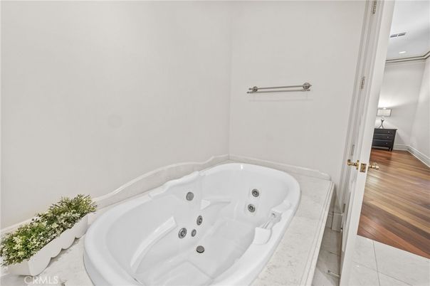 Bathroom, Interior, Recessed Lighting, Wood Texture Flooring